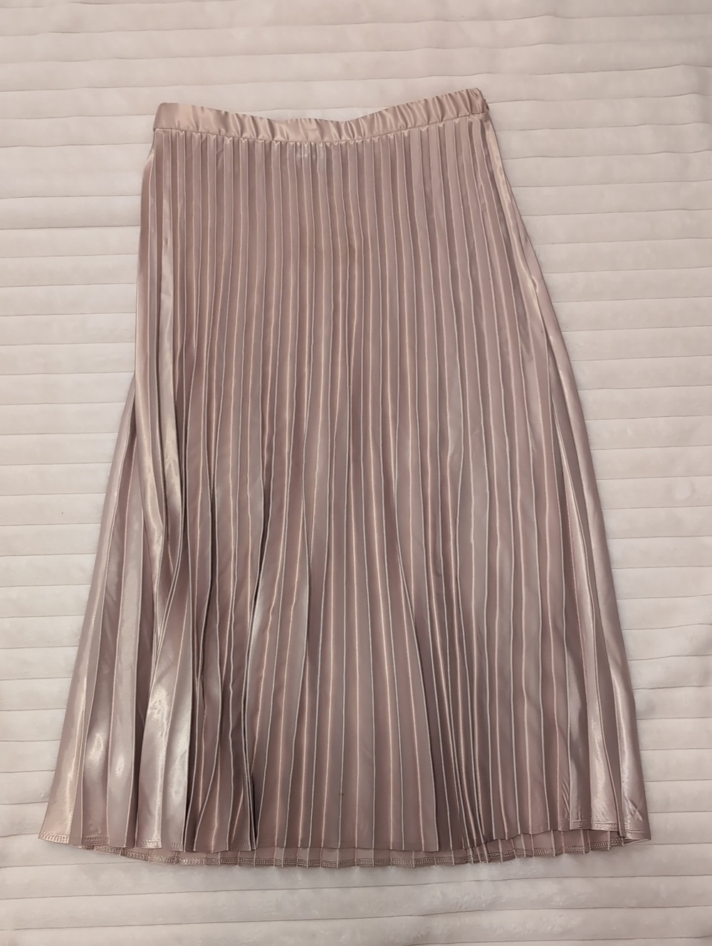 Haute Monde Pleated Satin Midi Skirt - Blush